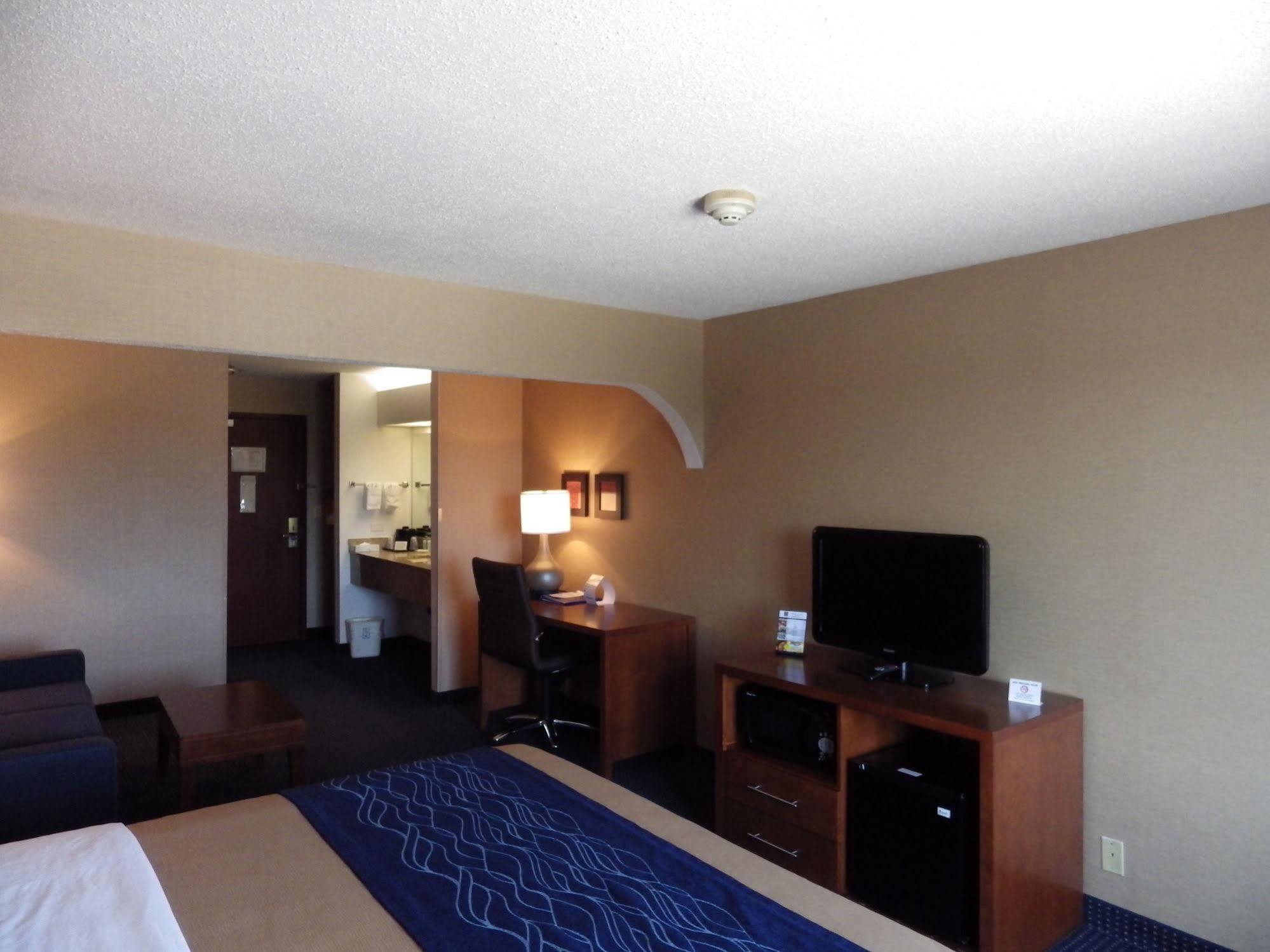 Comfort Inn Crystal Lake - Algonquin Luaran gambar